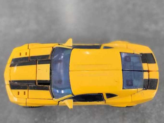 Bumblebee Concept 6th Vehicle Mode Missing Head - Hasbro (Movie) action figure collectible - Main Image 2
