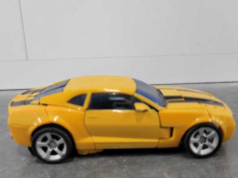 Bumblebee Concept 6th Vehicle Mode Missing Head - Hasbro (Movie) action figure collectible - Main Image 3