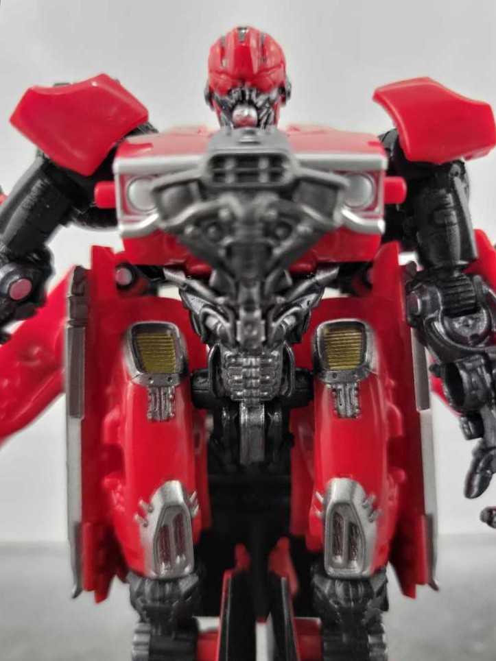 40 Shatter Robot Mode - Hasbro (Studio Series) action figure collectible - Main Image 1