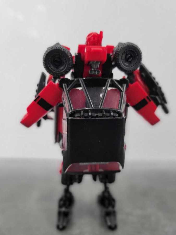 40 Shatter Robot Mode - Hasbro (Studio Series) action figure collectible - Main Image 4