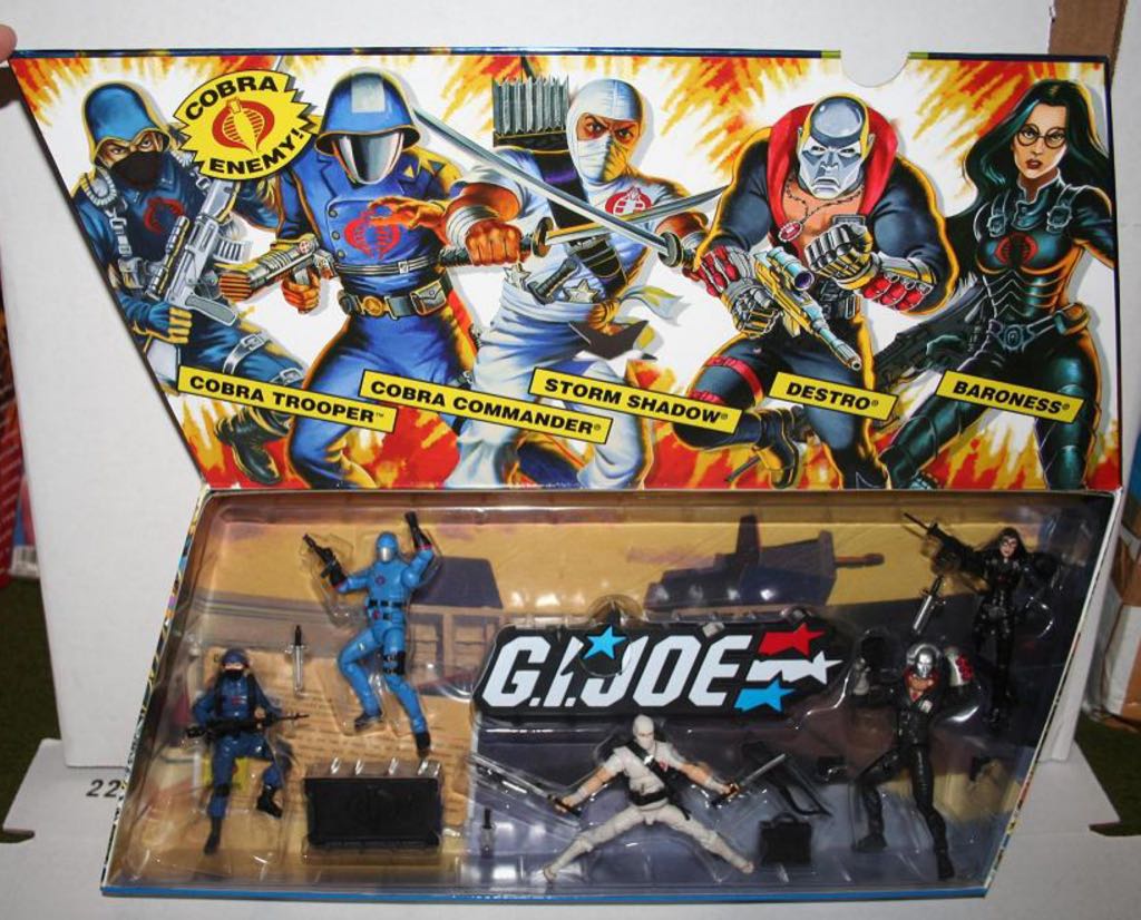 Baroness v9 - Hasbro (G.I. Joe: 25th Anniversary) action figure collectible - Main Image 2