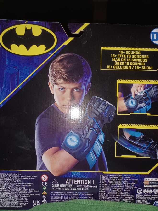Bat Tech Gauntlet  - Spinmaster (Batman) action figure collectible [Barcode 778988134849] - Main Image 4