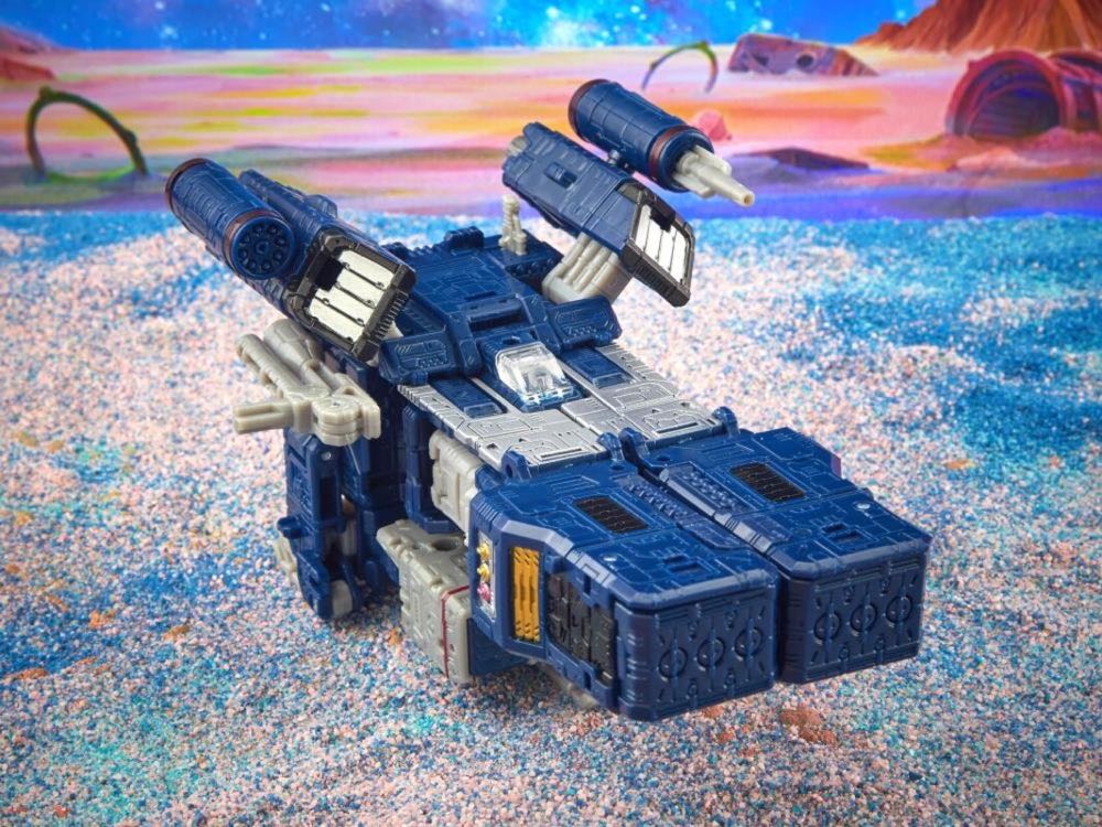 Legacy Voyager Class Soundwave - Hasbro (Transformers) action figure collectible - Main Image 3
