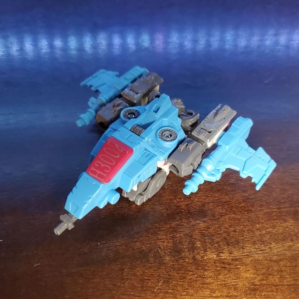 Transformers - Legacy - Evolution - Bomb-Burst - Hasbro (Transformers) action figure collectible - Main Image 2