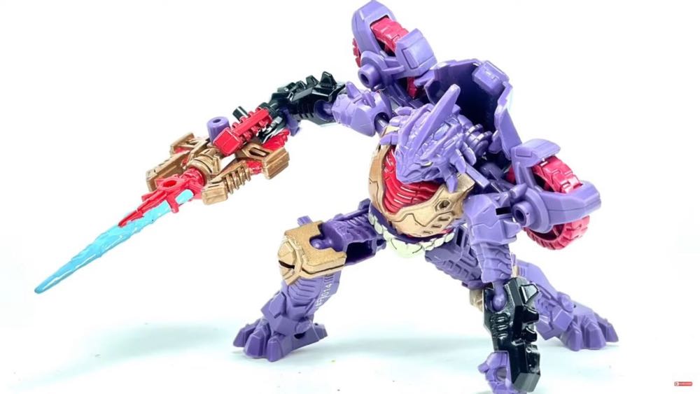 Legacy Core Class Iguanus - Hasbro (Transformers) action figure collectible - Main Image 3