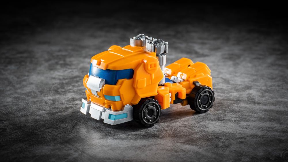 Huffer - Iron Factory (IDW) action figure collectible - Main Image 3