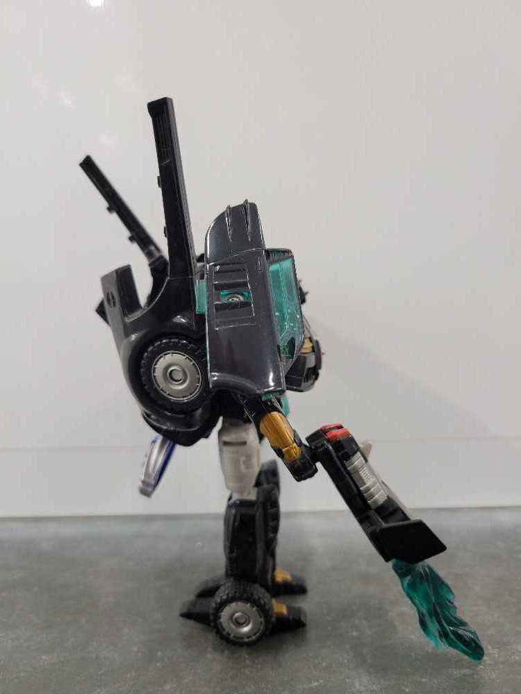 Crosswise - Hasbro (Cybertron) action figure collectible - Main Image 3