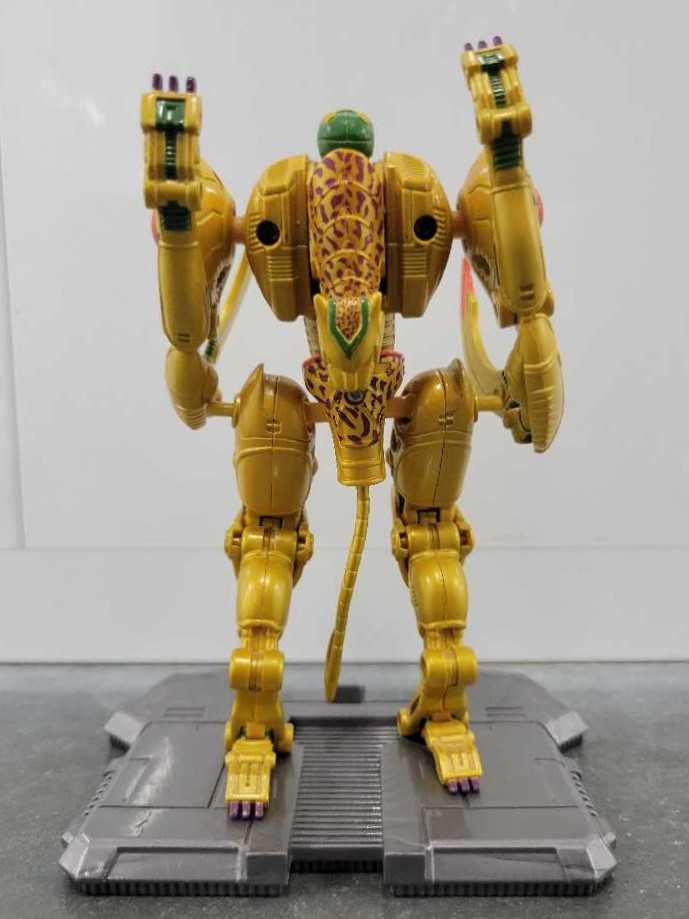 Cheetor Robot Mode - Hasbro (Titanium) action figure collectible - Main Image 4