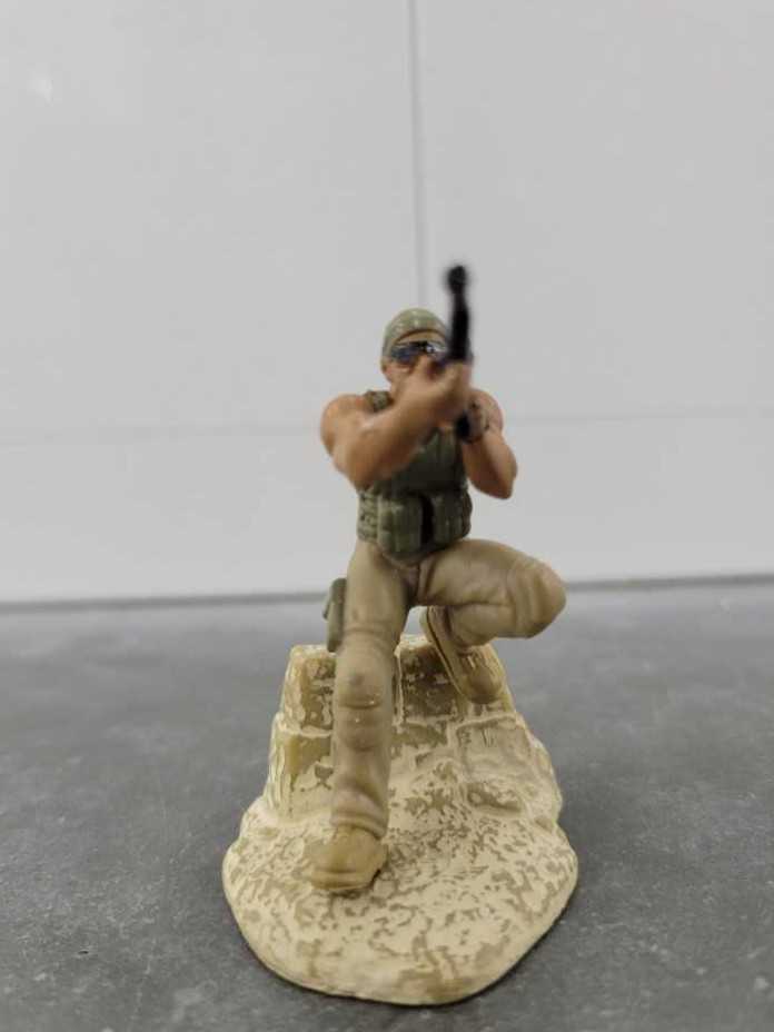 Jorge Figueroa With Sergeant Epps, Sergeant Donnelly And Scorponok Desert Attack Screen Battles - Hasbro (Movie) action figure collectible - Main Image 2