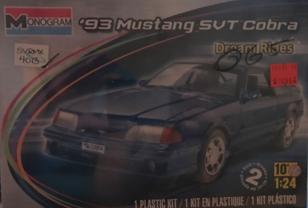 Marty McFly w/ guitar #602 (2018 Canadian Convention)