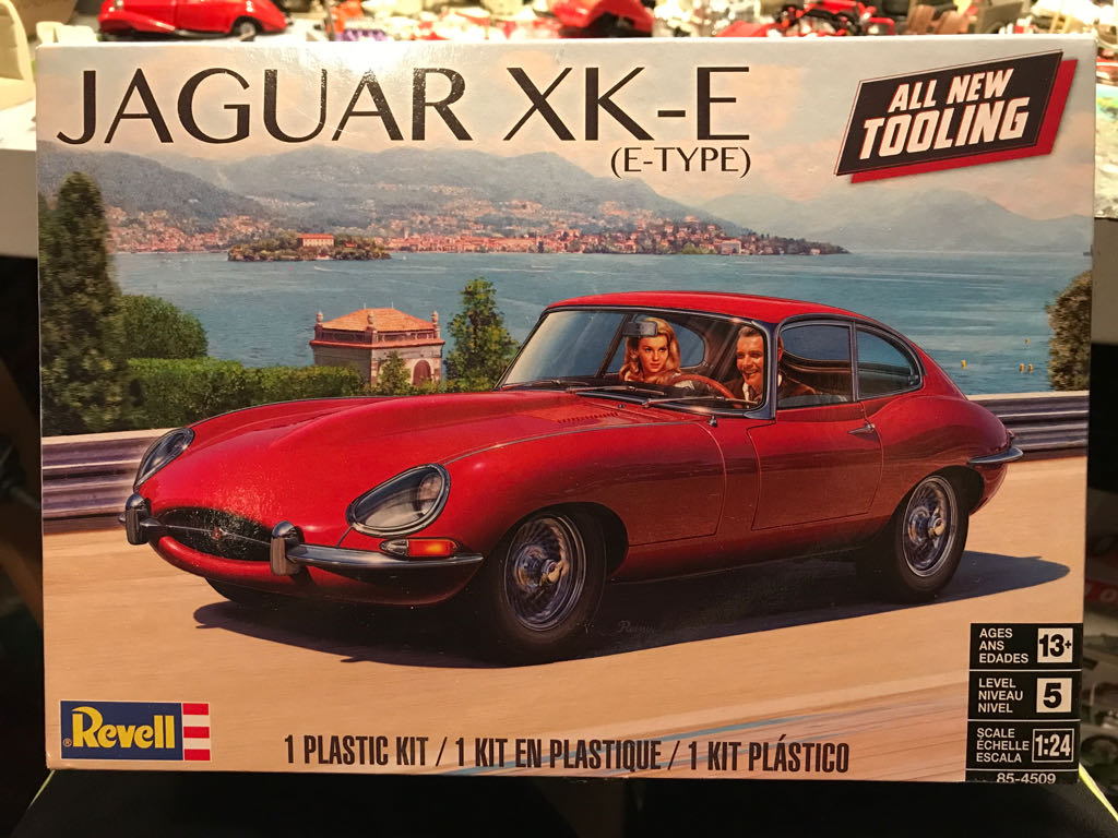 Jaguar Xk-E (E-Type) - Revell (Classic Car) action figure collectible - Main Image 1