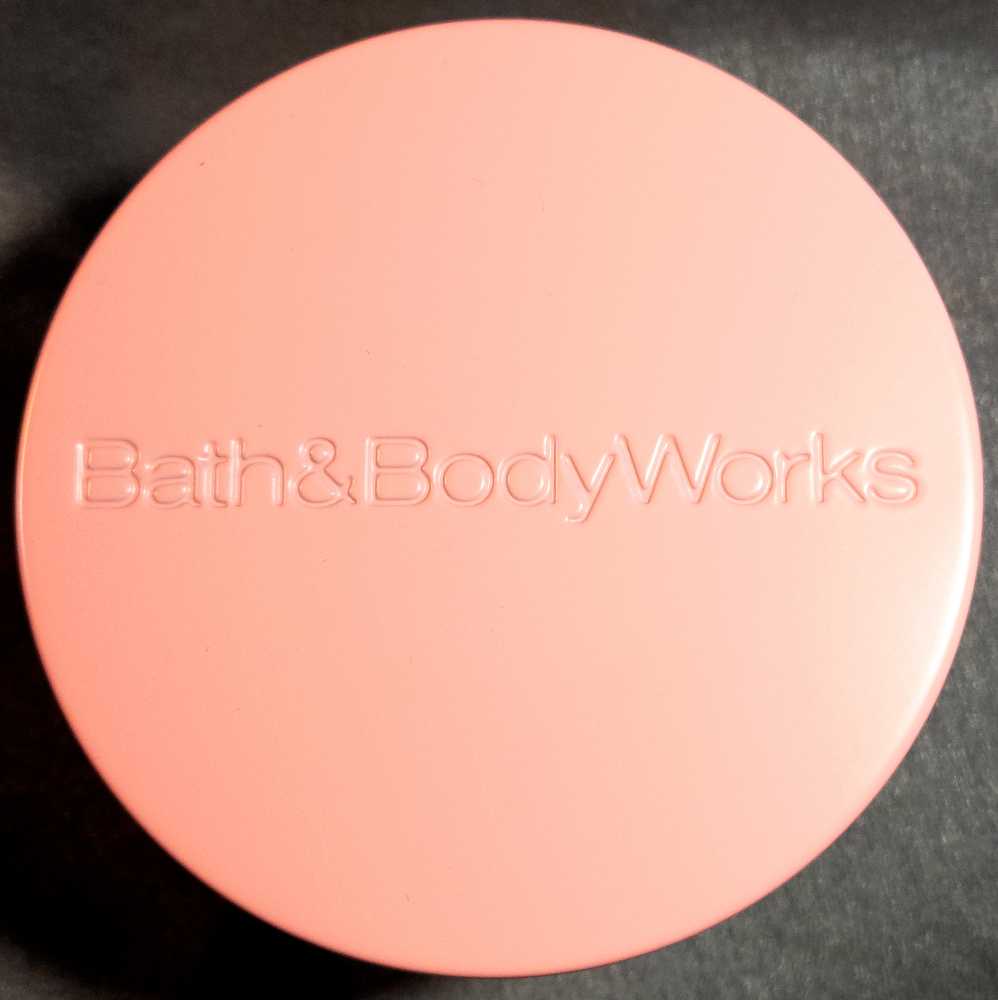 CANDLE: International Bath & Bodyworks Italy Weekend In Rome 2023  - Bath & Bodyworks Candle (International Candles) action figure collectible [Barcode 667557972572] - Main Image 3