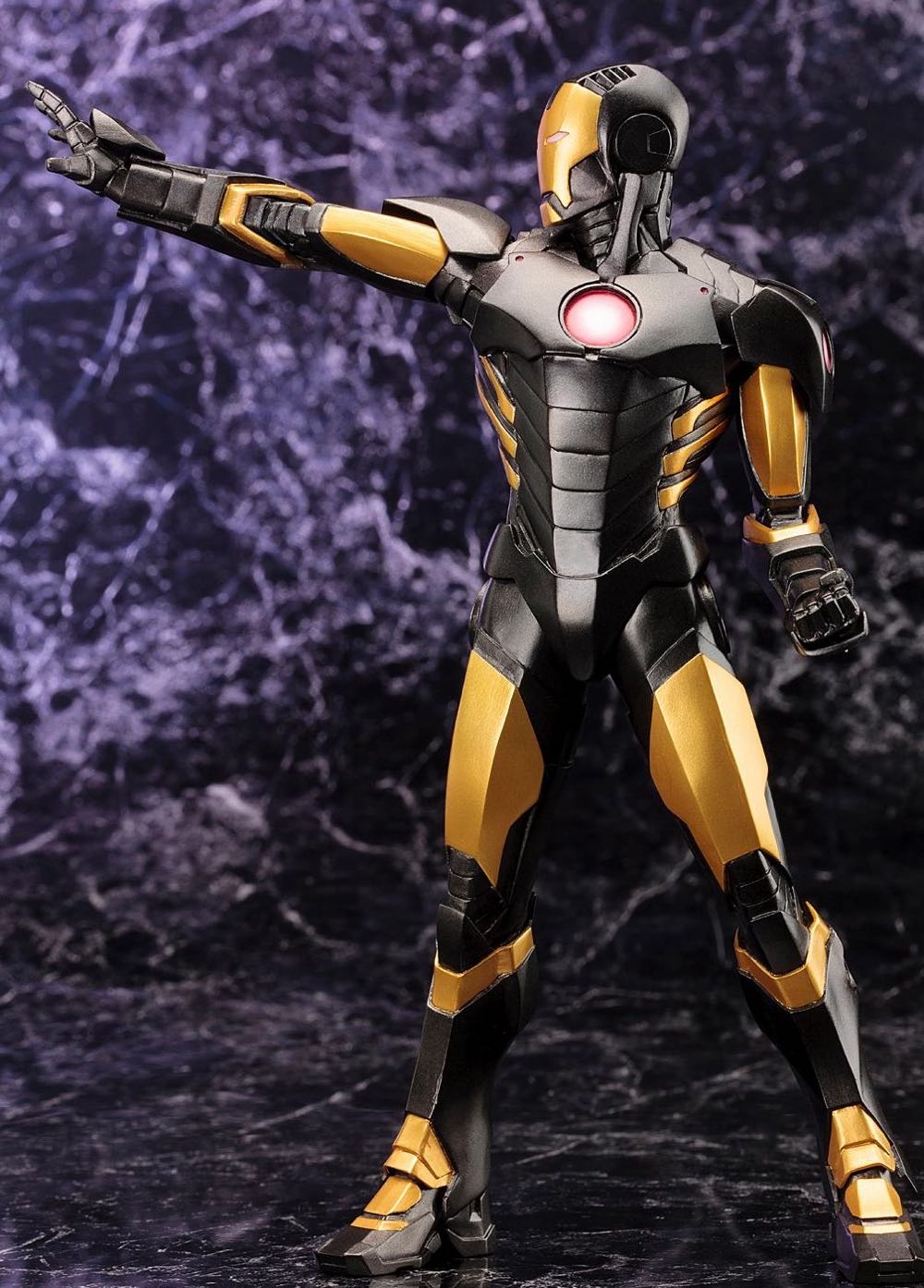 Iron Man Black Armor Suit - Kotobukiya (ArtFX+) action figure collectible [Barcode 603259046586] - Main Image 3