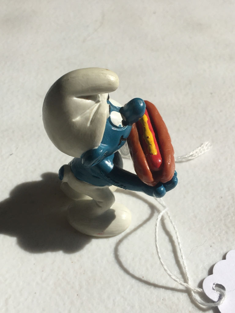 Smurf with hot dog  action figure collectible - Main Image 2