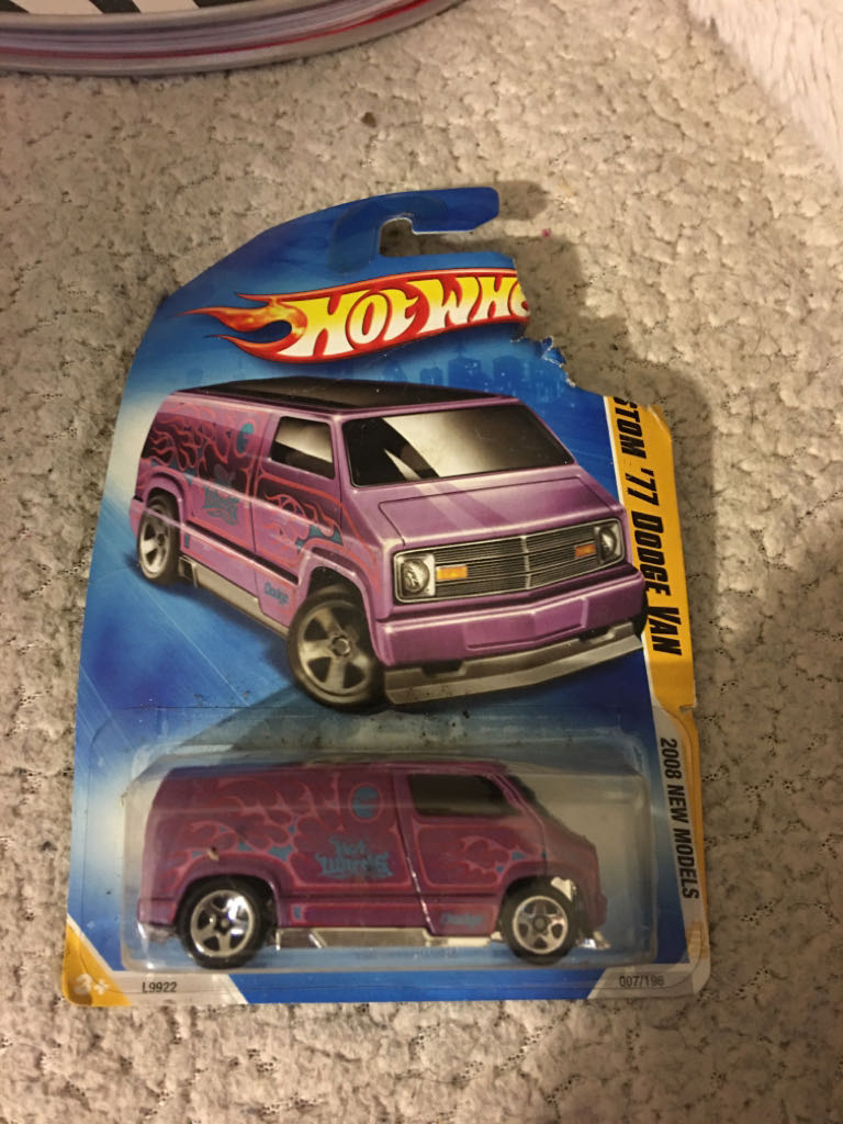Hot Wheels Custom ‘77 Dodge Van  action figure collectible - Main Image 1