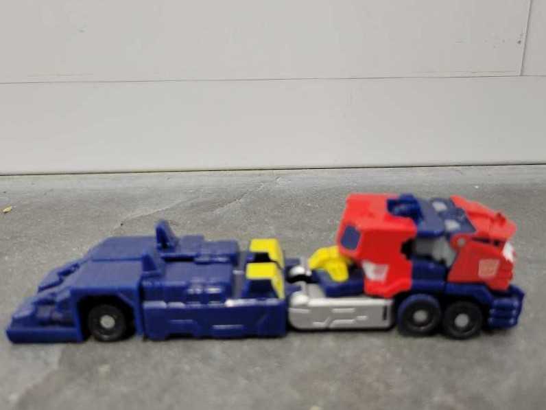 Optimus Prime Legends 5th Truck Mode - Hasbro (Cybertron) action figure collectible - Main Image 3