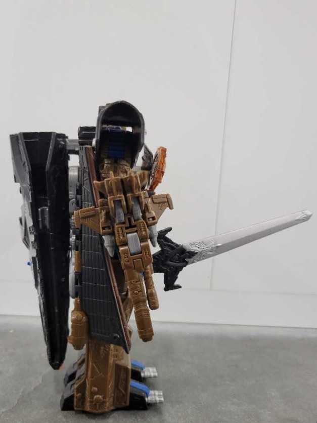 Vector Prime With Safeguard Robot Mode  - Hasbro (Universe 2.0) action figure collectible - Main Image 3