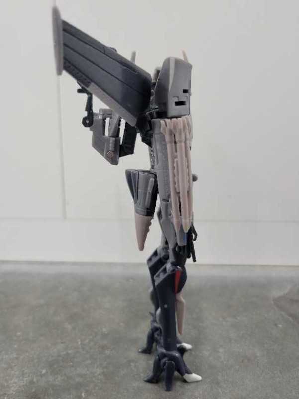 Starscream First Edition Robot Mode Toys"R"Us  - Hasbro (Prime First Edition) action figure collectible - Main Image 3