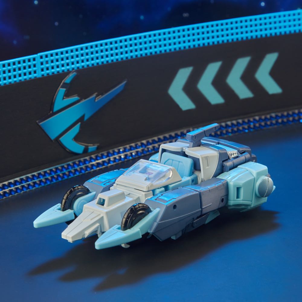 Legacy Deluxe Class Blurr  (Transformers) action figure collectible - Main Image 3
