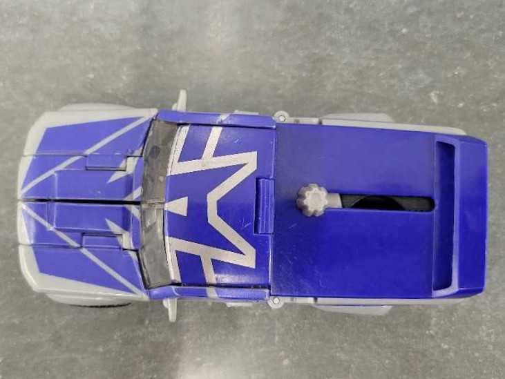 Dropkick Vehicle Mode  - Hasbro (Movie) action figure collectible - Main Image 2