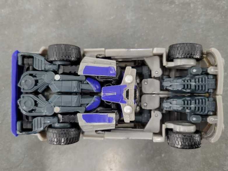 Dropkick Vehicle Mode  - Hasbro (Movie) action figure collectible - Main Image 4