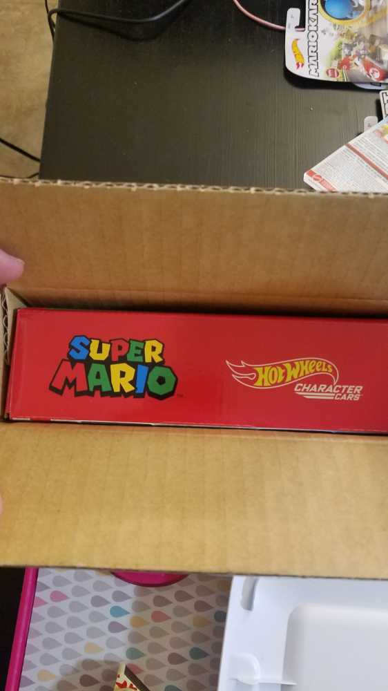 Hot Wheels - Super Mario - Character Cars  action figure collectible - Main Image 3