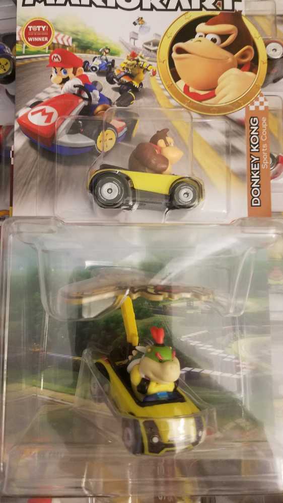 Hot Wheels - Super Mario - Character Cars  action figure collectible - Main Image 4