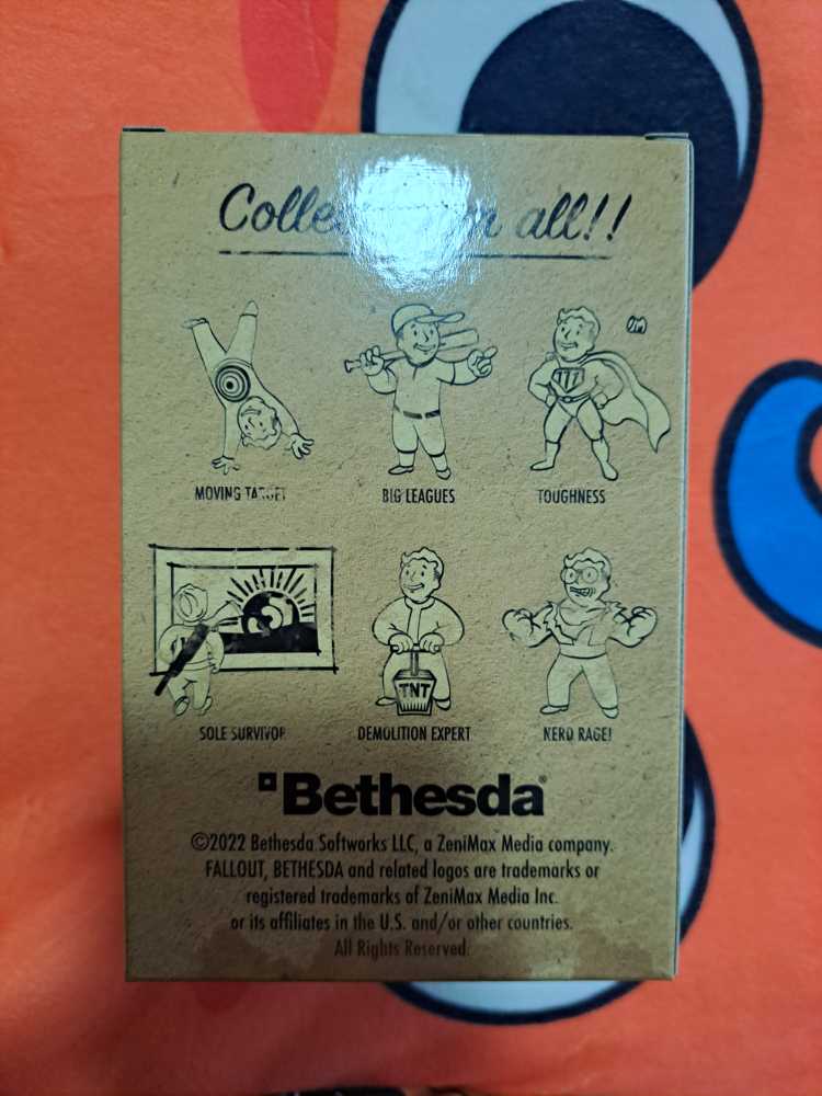 Radioactive Ricochet - Bethesda (Vault-Tec Industries) action figure collectible [Barcode 5060254183589] - Main Image 2