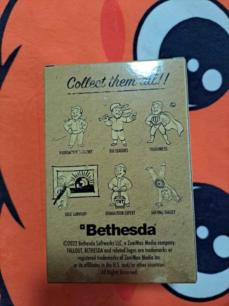 Nerd Rage - Bethesda (Vault-Tec Industries) action figure collectible [Barcode 5060254183572] - Main Image 2