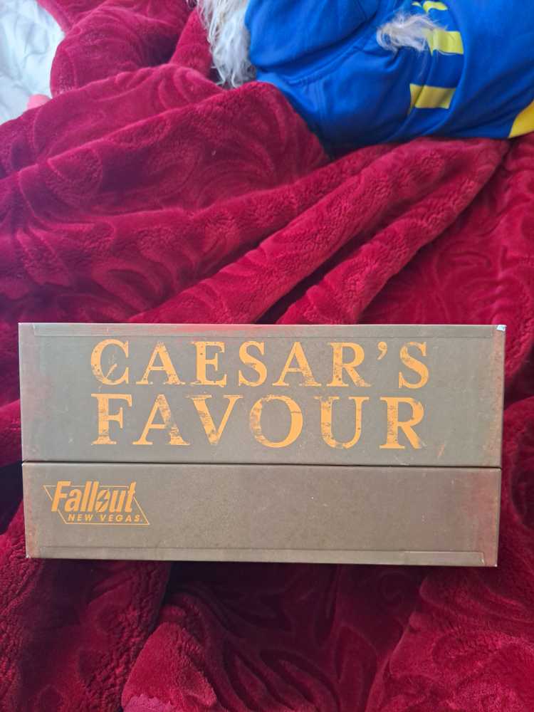 Ceasar’s Favor New Vegas - Fanattik (Fallout New Vegas) action figure collectible [Barcode 5060662467066] - Main Image 2