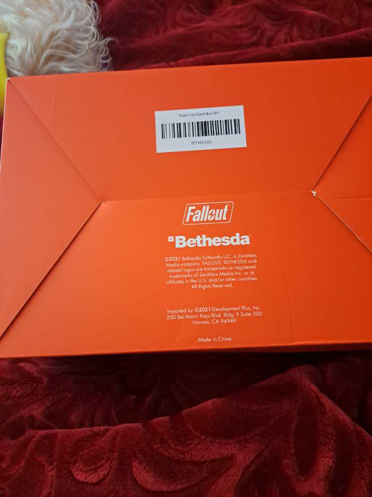 Nuka Cola Stash Box 007 - Bethesda (Fallout) action figure collectible - Main Image 2
