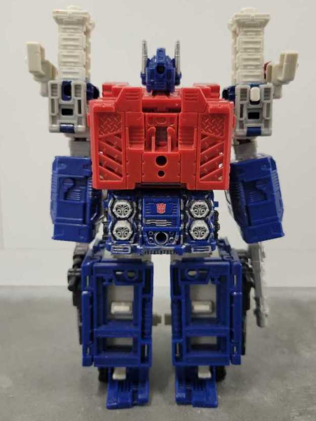 Ultra Magnus  - Hasbro (Seige) action figure collectible - Main Image 4