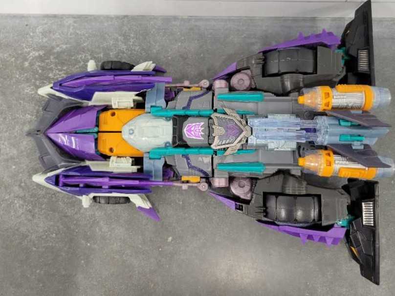 Megatron Leader 2nd Vehicle Mode  - Hasbro (Cybertron) action figure collectible - Main Image 2