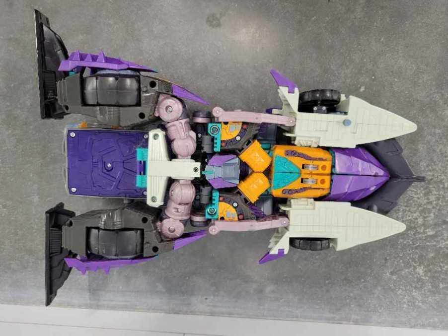 Megatron Leader 2nd Vehicle Mode  - Hasbro (Cybertron) action figure collectible - Main Image 4