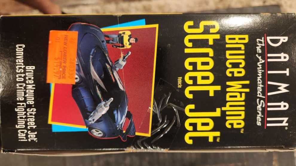 Bruce Wayne Street Jet - Kenner (Batman The Animated Series) action figure collectible [Barcode 076281635514] - Main Image 4