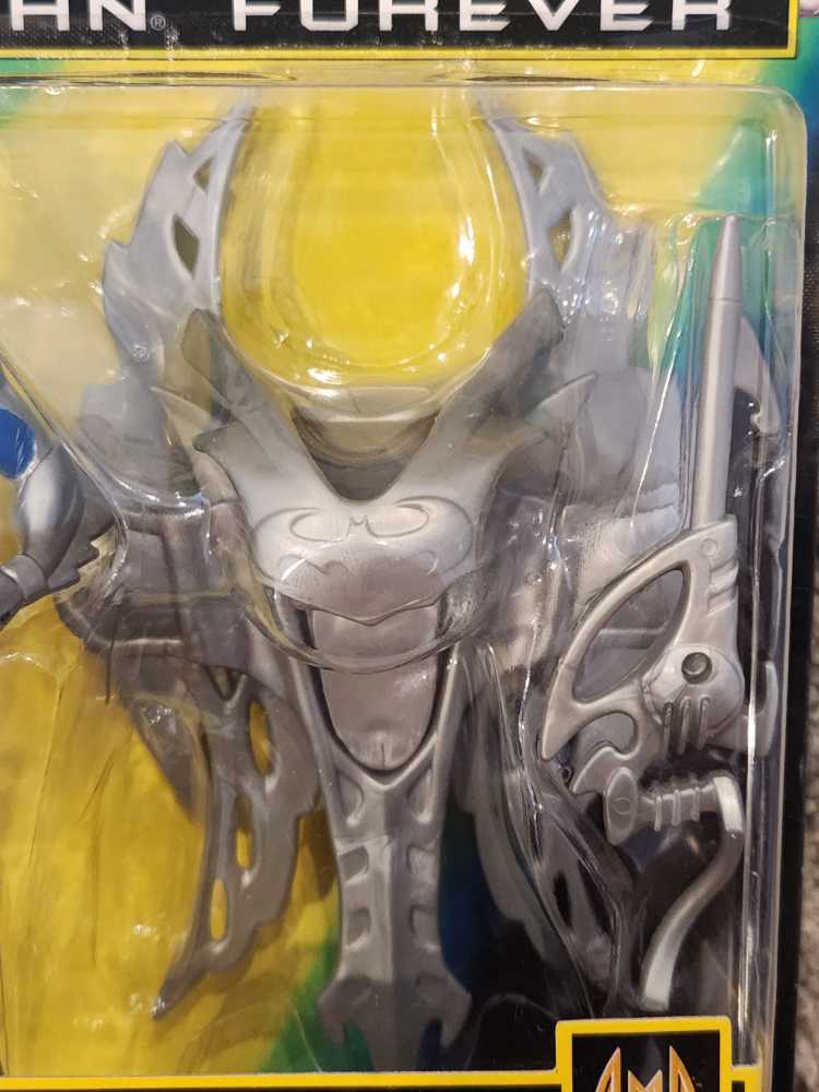 Batman (Wing Blast) - Kenner (Batman: Batman Forever) action figure collectible [Barcode 076281641874] - Main Image 4