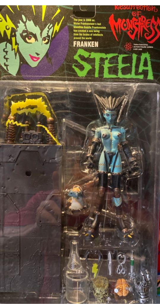 Resurrection Of Monstress Frankenstein Steela - Yellow Submarine action figure collectible - Main Image 2