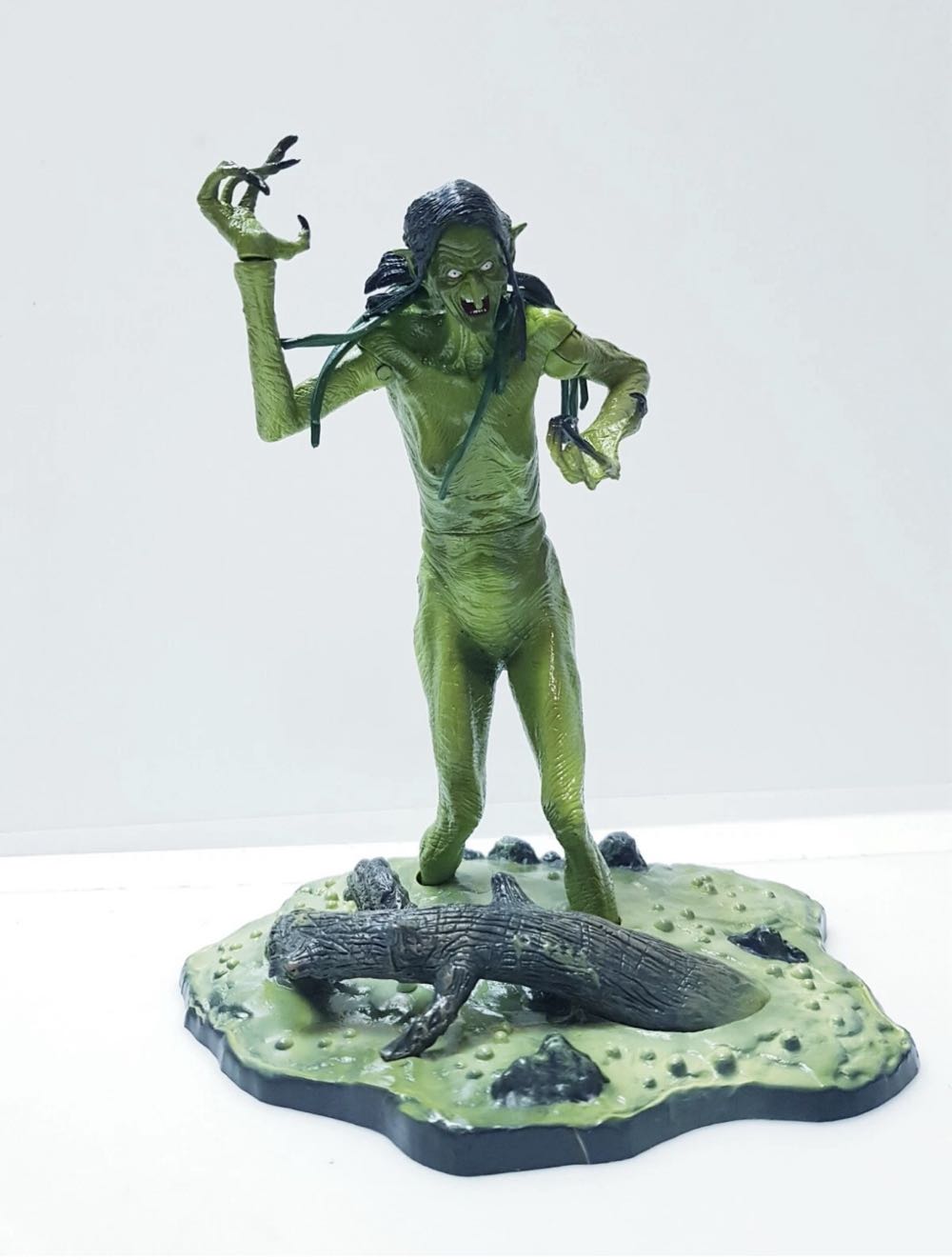 Meg Mucklebones Action Figure - SOTA Toys (Legend) action figure collectible [Barcode 832483009856] - Main Image 3