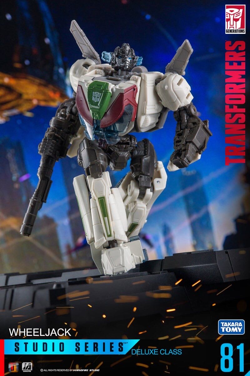 S.S. Deluxe Class Bumblebee Wheeljack - Hasbro (Transformers) action figure collectible - Main Image 2