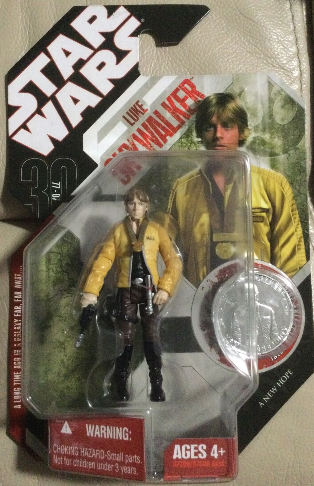 30th Anniversary Collection ‘07 - #12 - Luke Skywalker - Hasbro (A New Hope) action figure collectible - Main Image 1