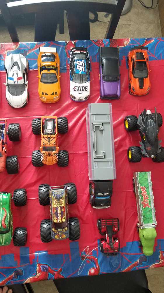 Cars - 1/24 Scale  action figure collectible - Main Image 3