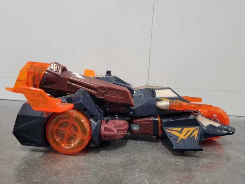 Crumple Dark Vehicle Mode - Hasbro (Cybertron) action figure collectible - Main Image 3