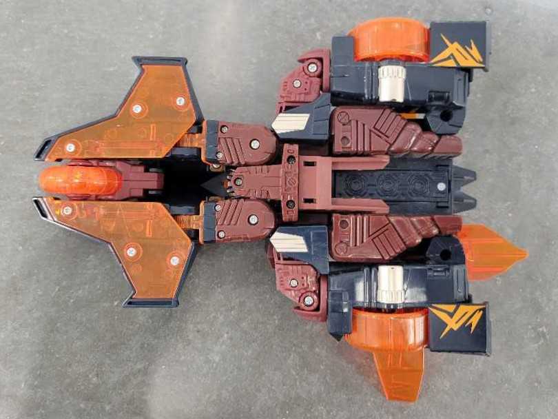 Crumple Dark Vehicle Mode - Hasbro (Cybertron) action figure collectible - Main Image 4