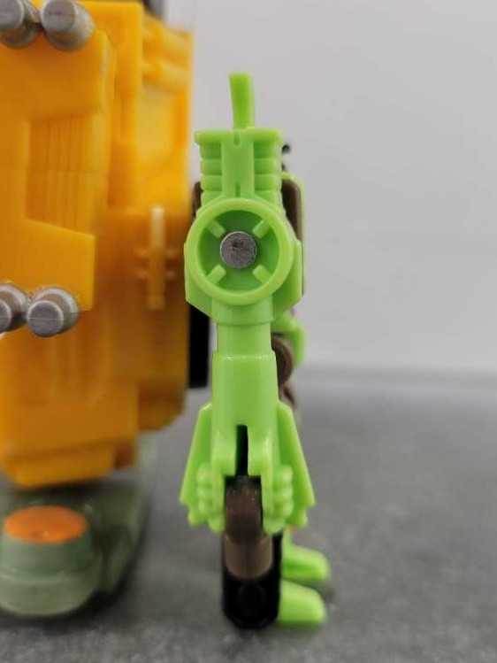 Drillbit Drill Bit With Heavy Load - Hasbro (Transformers Cybertron) action figure collectible - Main Image 2
