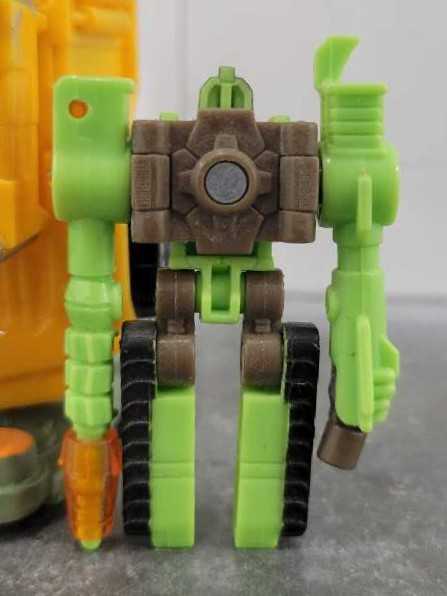 Drillbit Drill Bit With Heavy Load - Hasbro (Transformers Cybertron) action figure collectible - Main Image 3