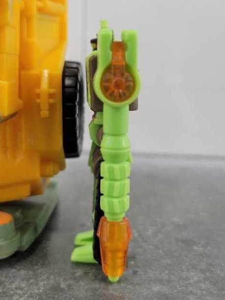Drillbit Drill Bit With Heavy Load - Hasbro (Transformers Cybertron) action figure collectible - Main Image 4
