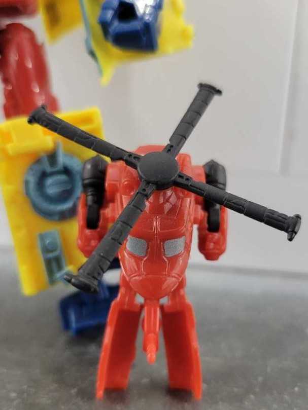 Jolt With Hot Shot Hotshot - Hasbro (Universe 2.0) action figure collectible - Main Image 3