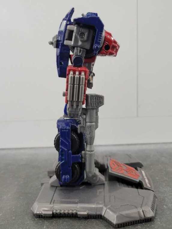 Optimus Prime Target - Hasbro (Titanium) action figure collectible - Main Image 3