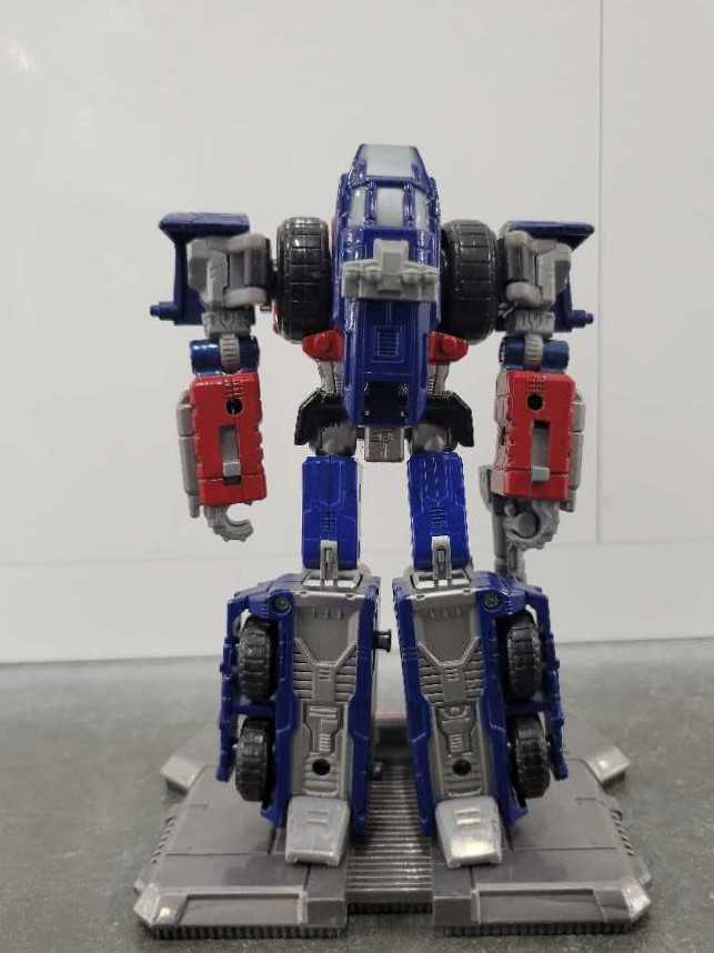 Optimus Prime Target - Hasbro (Titanium) action figure collectible - Main Image 4