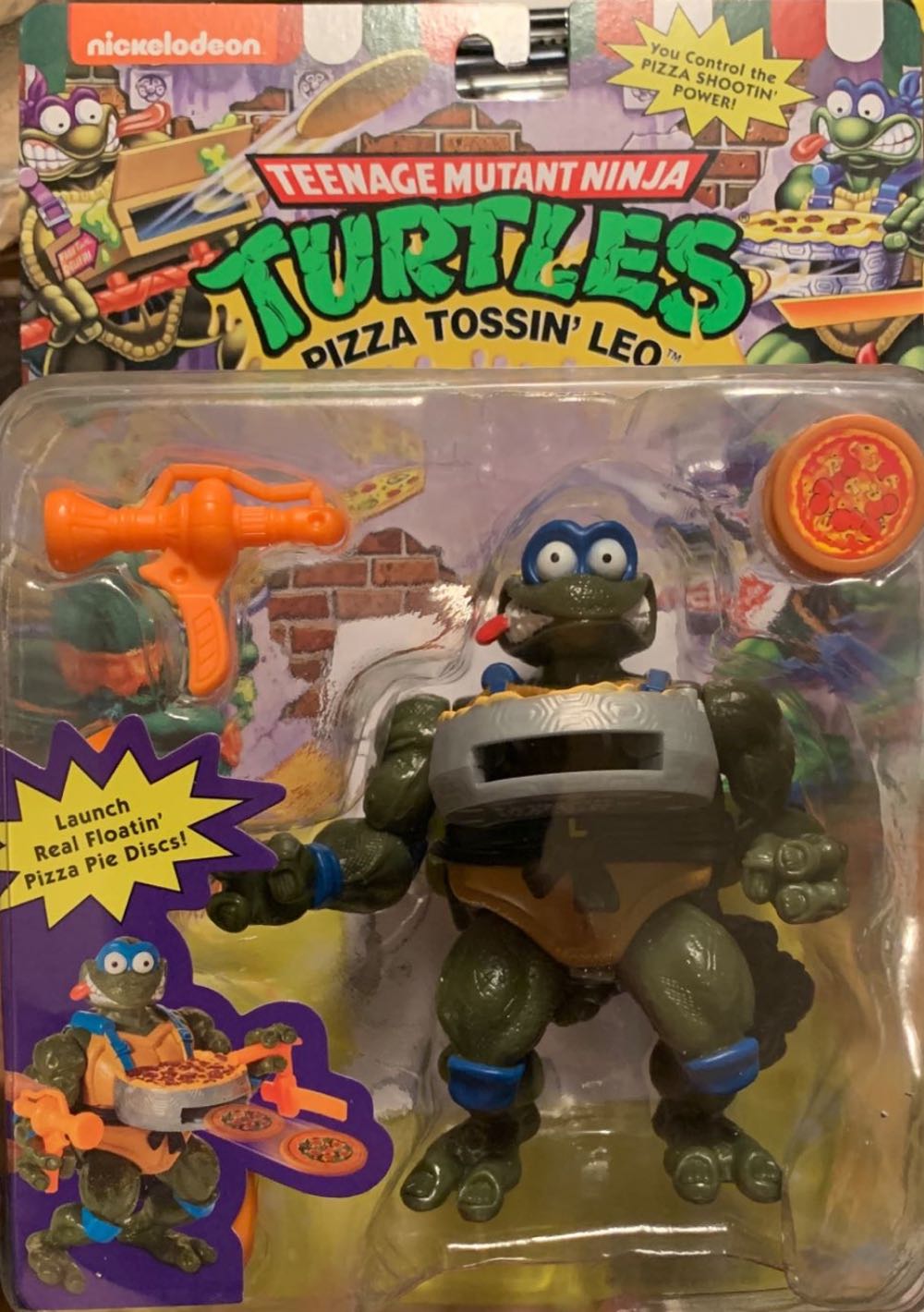 Pizza Tossin’ Leo TMNT Classic’s - Playmates (Classic Re-Issues) action figure collectible [Barcode 043377811510] - Main Image 3